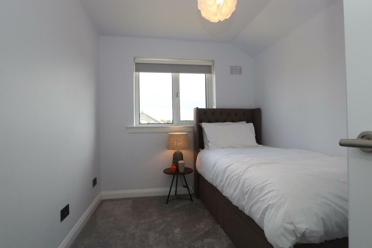 Dunfermline - Luxury 3 Bedroom 2 Bathroom Detached House With Garden Eksteriør bilde