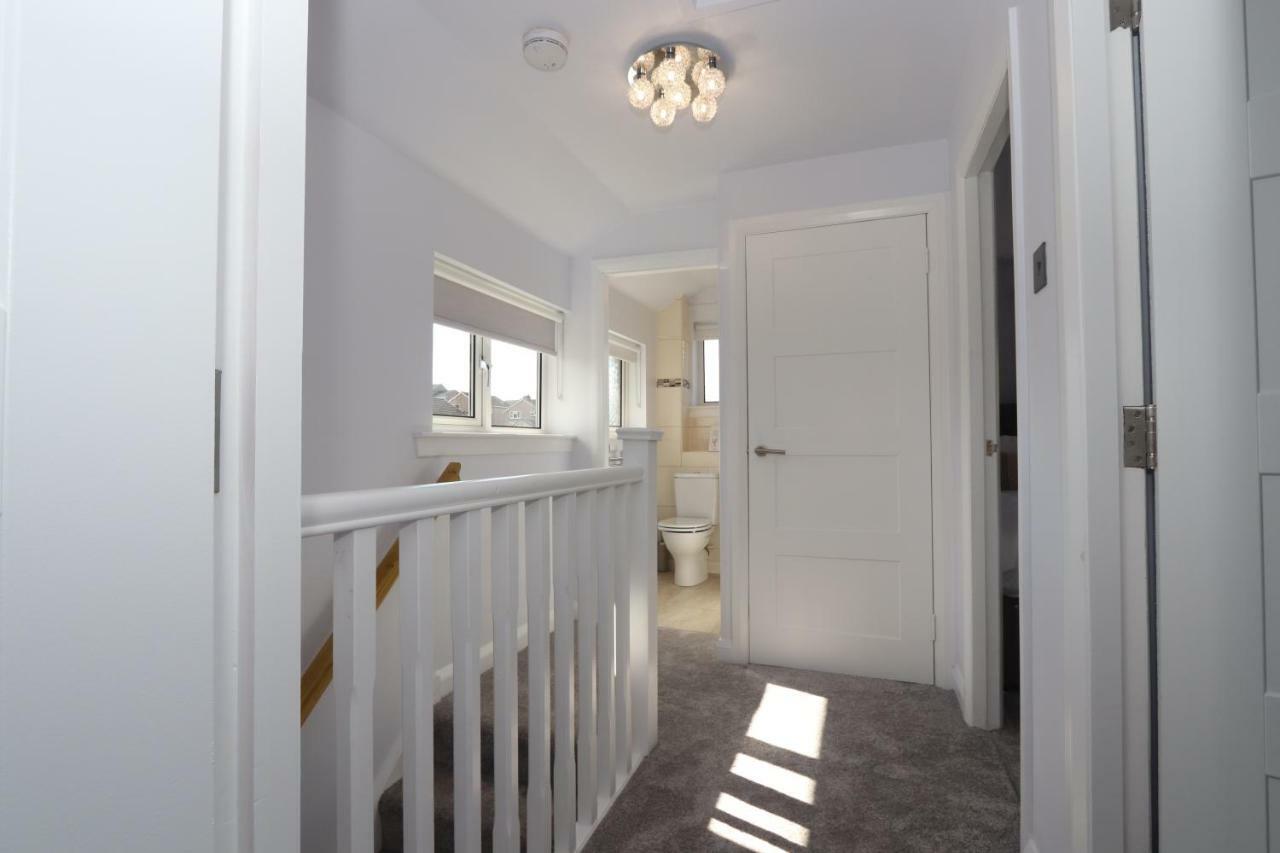 Dunfermline - Luxury 3 Bedroom 2 Bathroom Detached House With Garden Eksteriør bilde