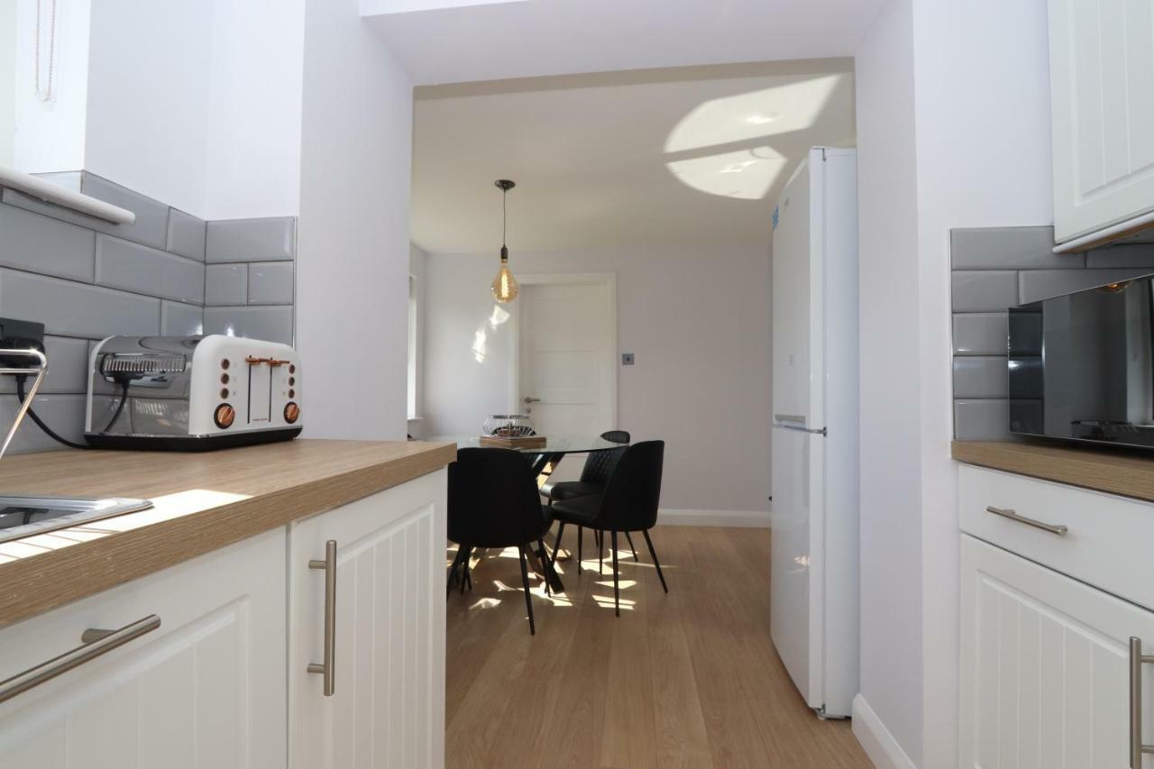 Dunfermline - Luxury 3 Bedroom 2 Bathroom Detached House With Garden Eksteriør bilde
