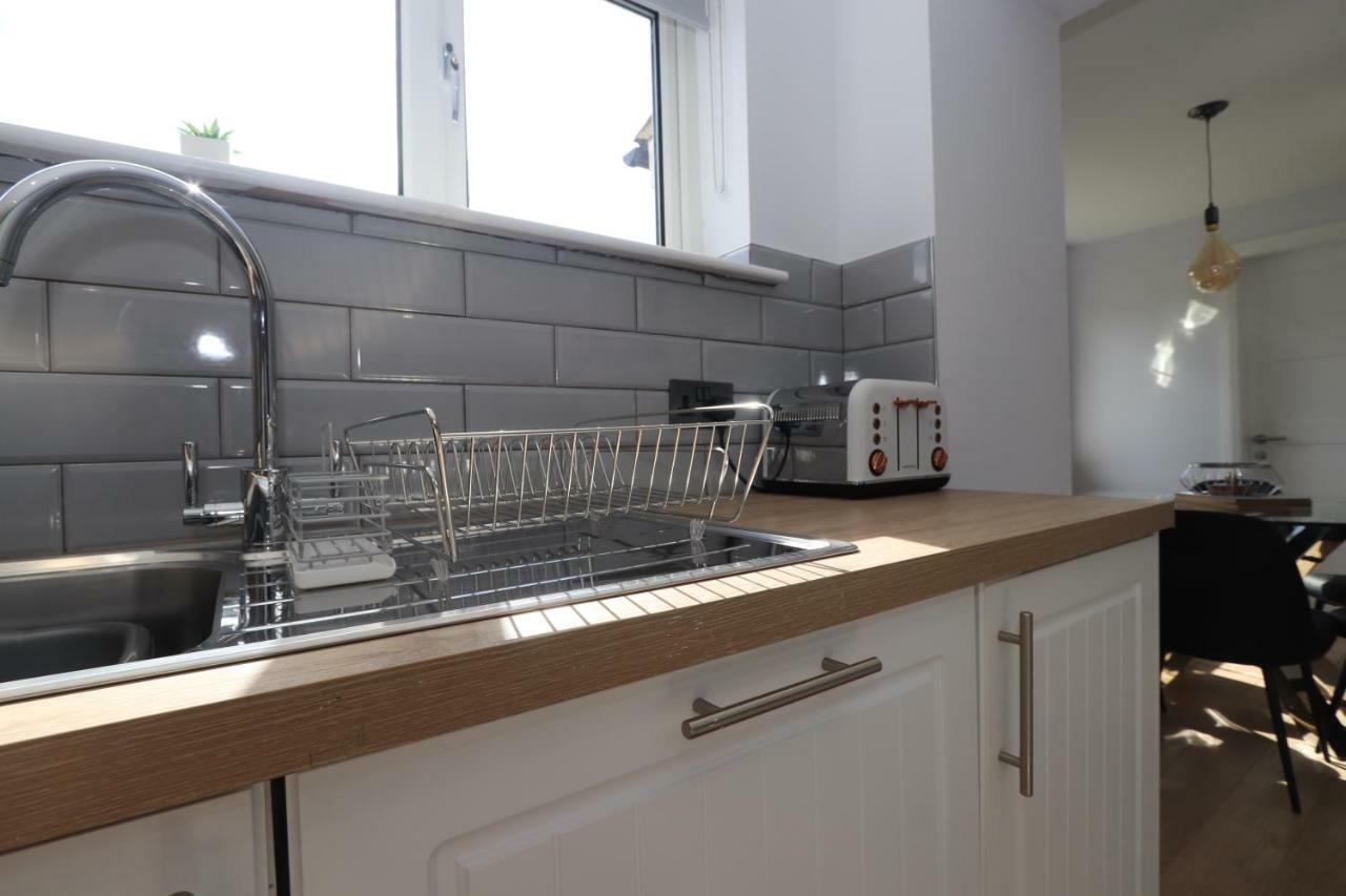 Dunfermline - Luxury 3 Bedroom 2 Bathroom Detached House With Garden Eksteriør bilde